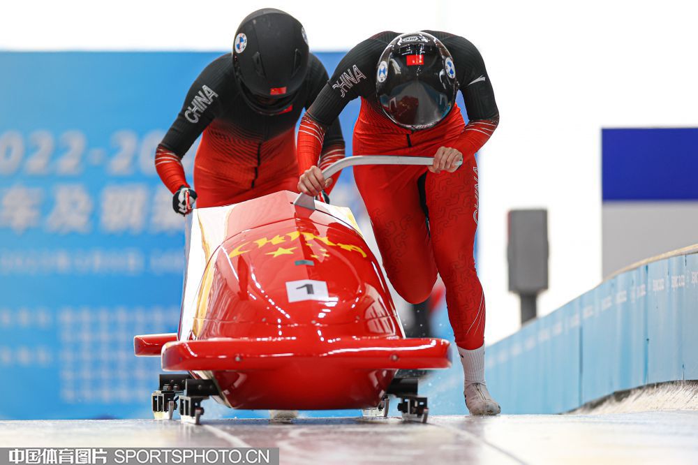 他在关键时 他在关键时